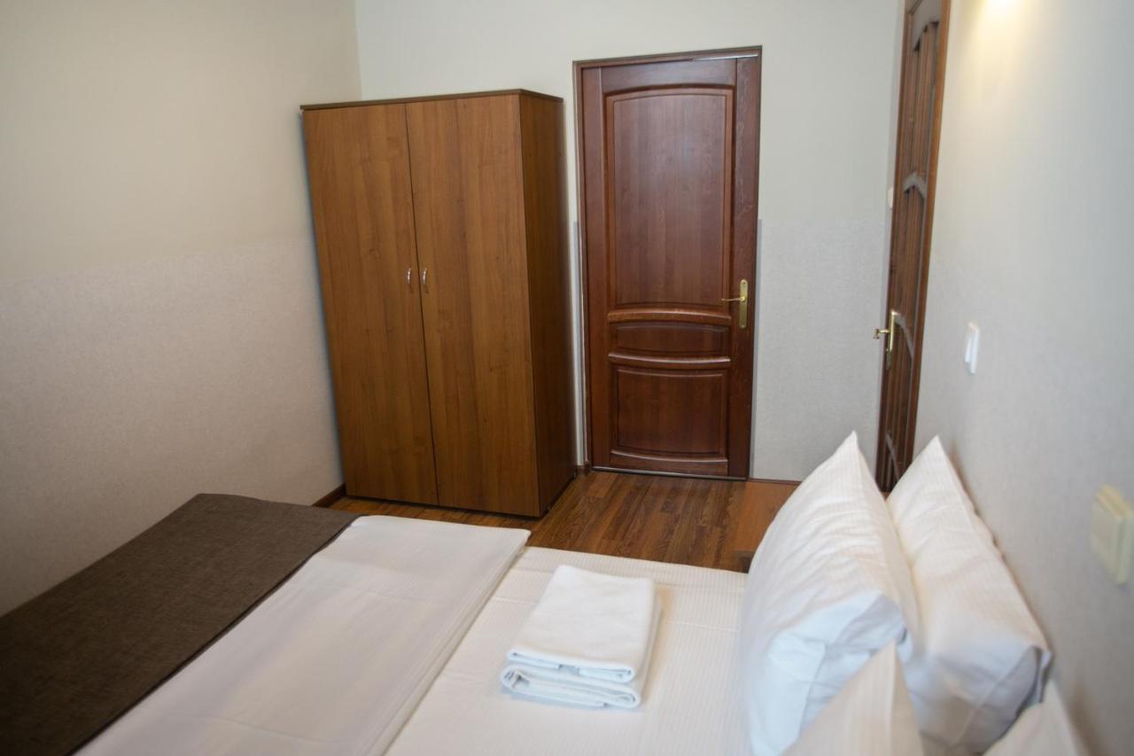 Molodezhnaya Hotel Брест Екстер'єр фото