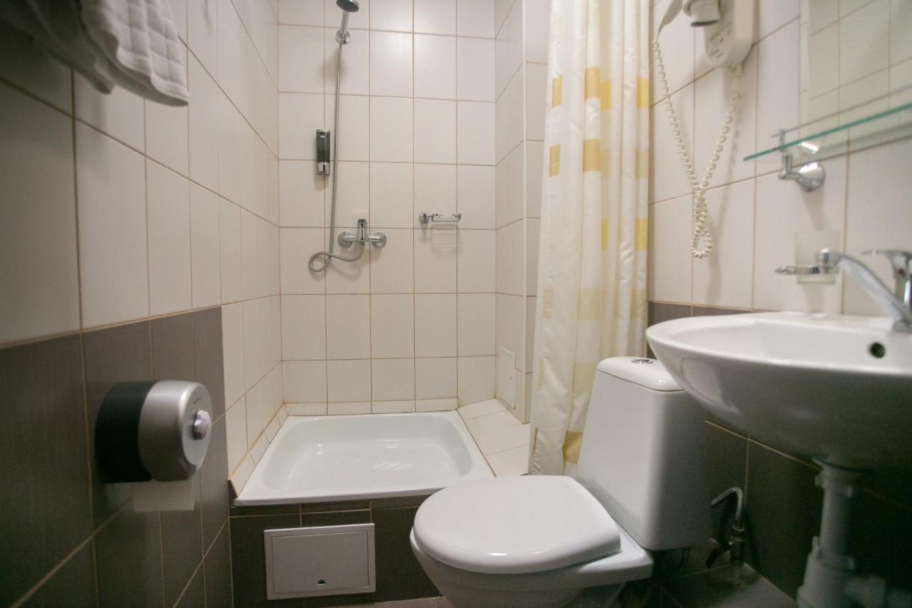 Molodezhnaya Hotel Брест Екстер'єр фото