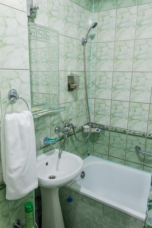 Molodezhnaya Hotel Брест Екстер'єр фото